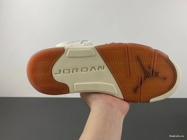 One Kick Jordan Grito HF8833-100 El 5 Air 0815